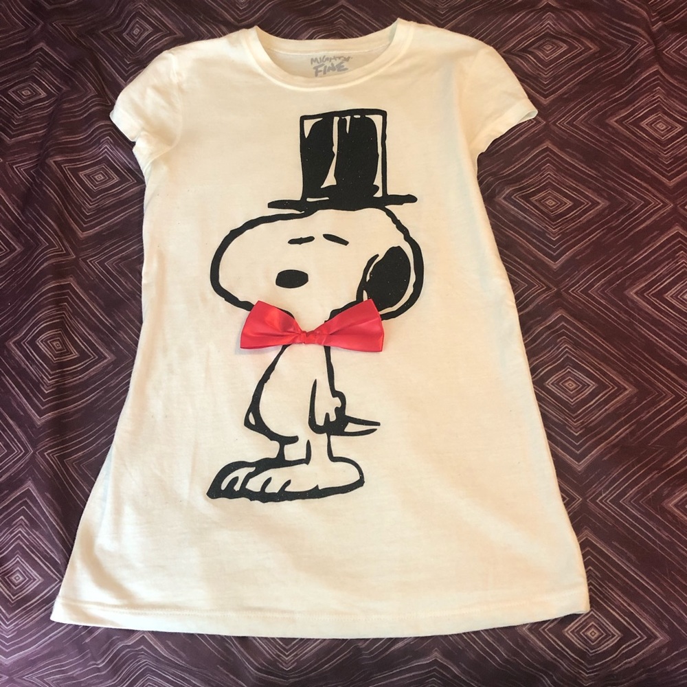 Juniors Snoopy Tee, EUC, M